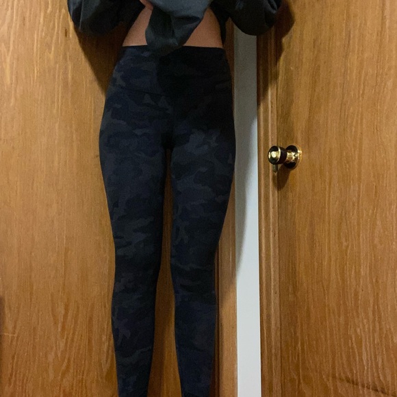 Lululemon Black Camo Leggings - Picture 2 of 5